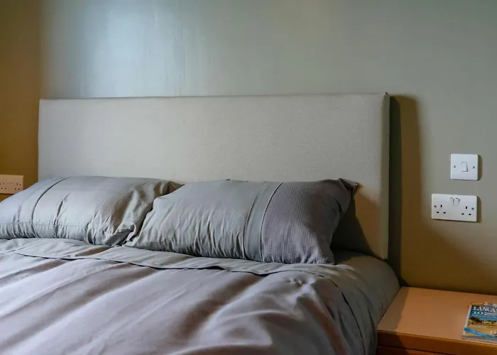 2 Bed In Lancaster Oc-53510 Holiday home *