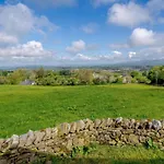 2 Bed In Lancaster Oc-53510 Beetham